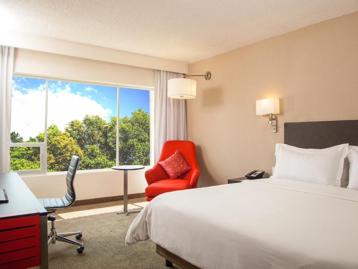 Fiesta Inn Guadalajara Aeropuerto Las Pintas Zewnętrze zdjęcie