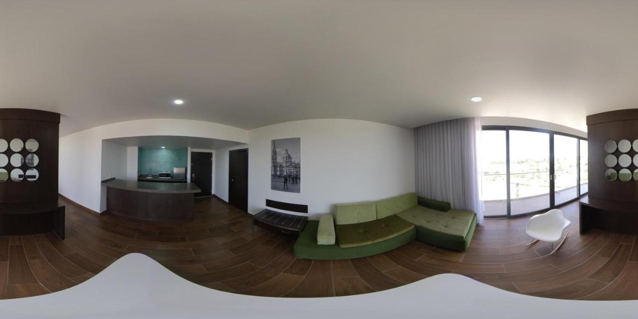 Fiesta Inn Guadalajara Aeropuerto Las Pintas Zewnętrze zdjęcie