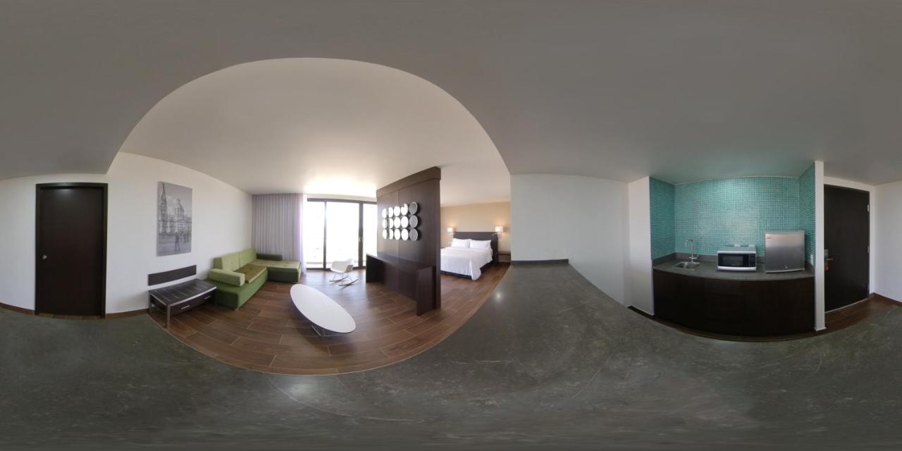 Fiesta Inn Guadalajara Aeropuerto Las Pintas Zewnętrze zdjęcie