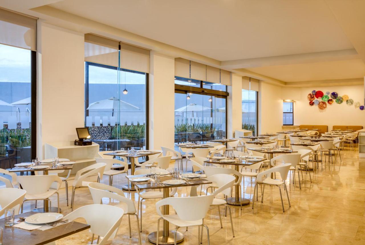 Fiesta Inn Guadalajara Aeropuerto Las Pintas Zewnętrze zdjęcie