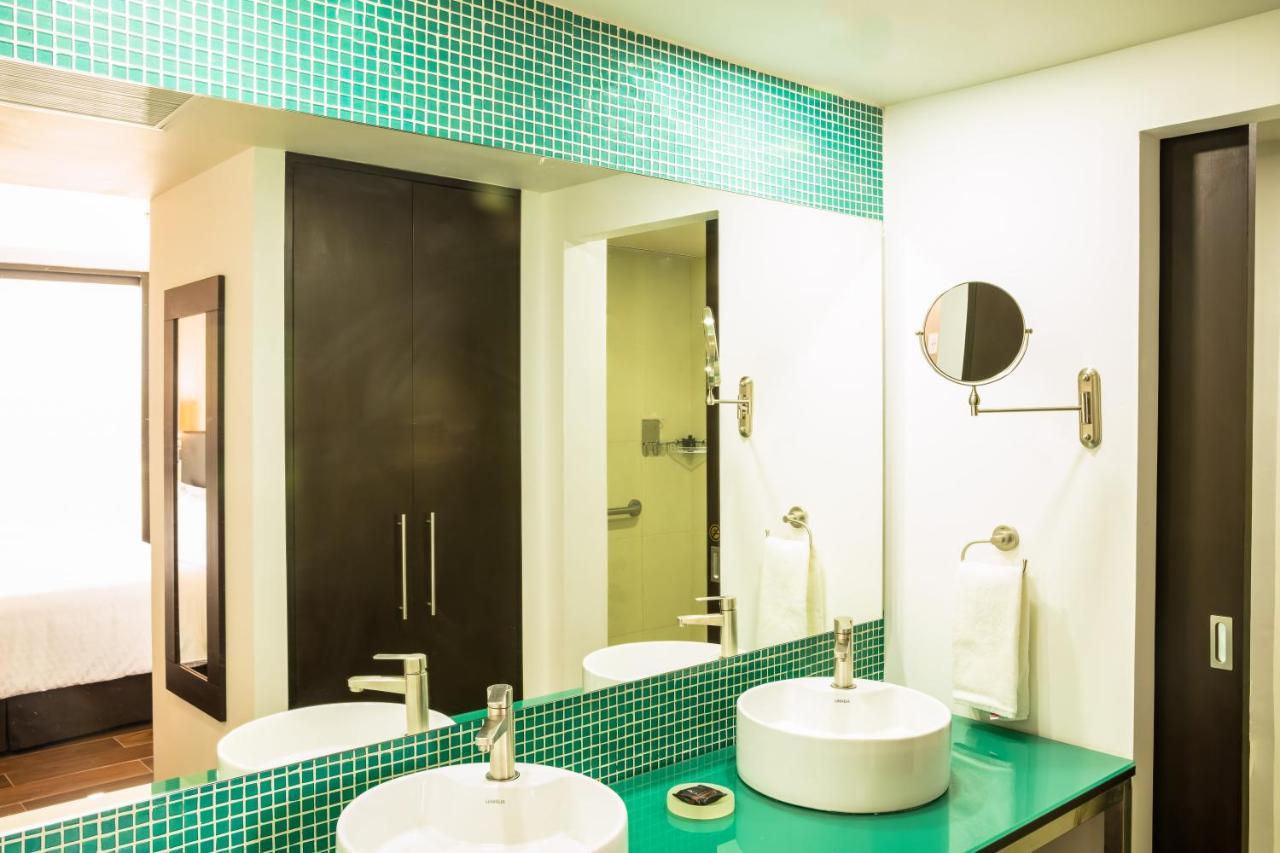 Fiesta Inn Guadalajara Aeropuerto Las Pintas Zewnętrze zdjęcie