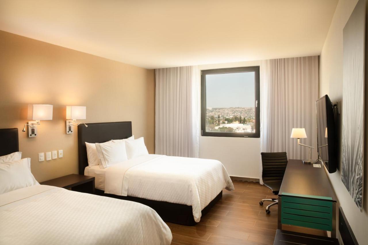 Fiesta Inn Guadalajara Aeropuerto Las Pintas Zewnętrze zdjęcie