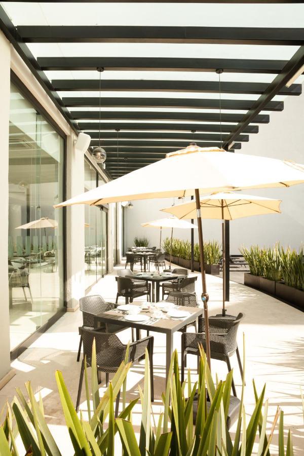 Fiesta Inn Guadalajara Aeropuerto Las Pintas Zewnętrze zdjęcie