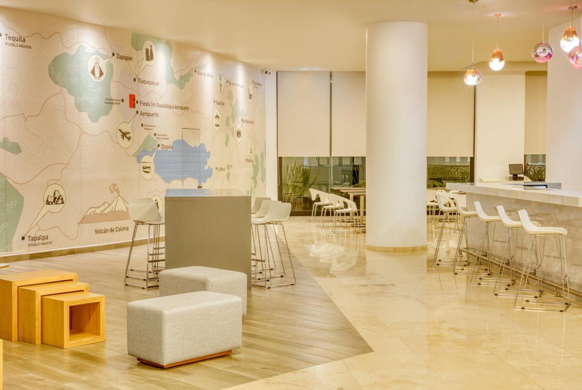 Fiesta Inn Guadalajara Aeropuerto Las Pintas Zewnętrze zdjęcie